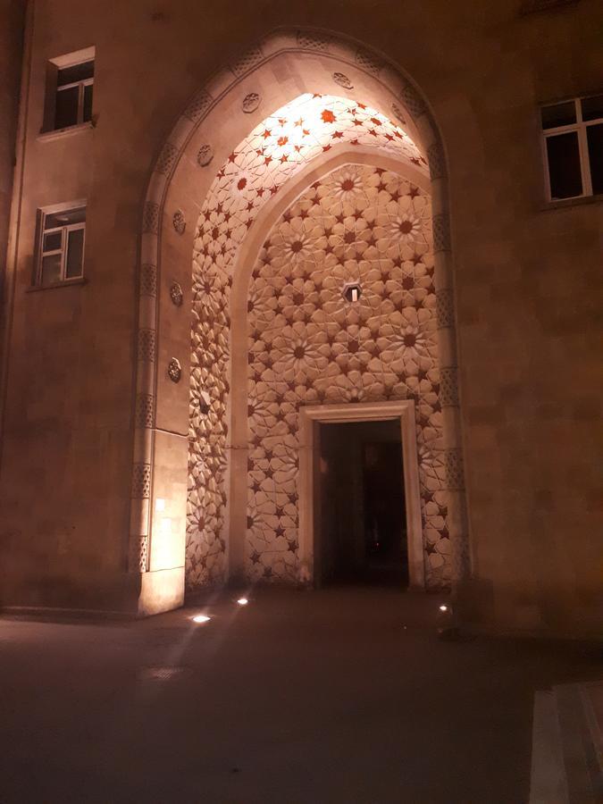 Clock Tower Apartment In Baku Exterior photo