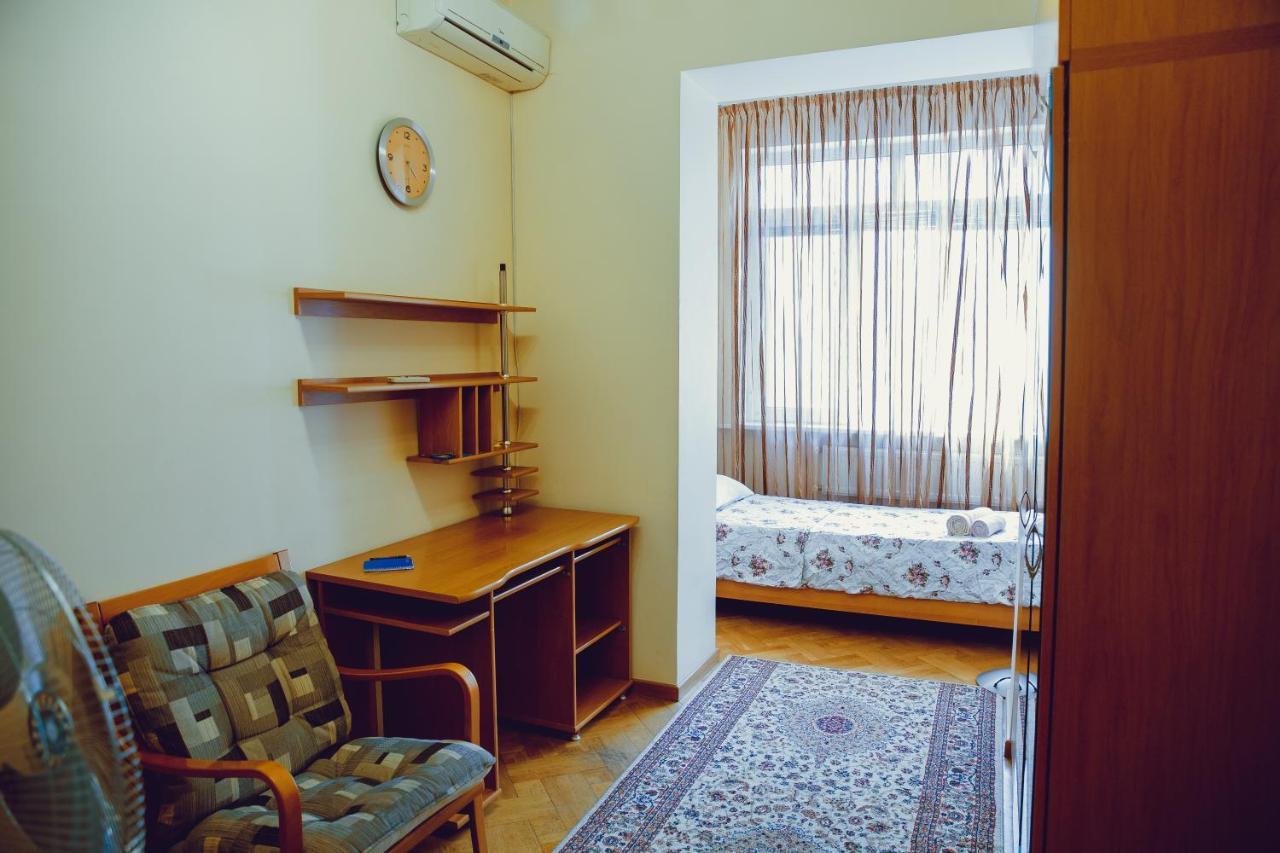 Clock Tower Apartment In Baku Exterior photo
