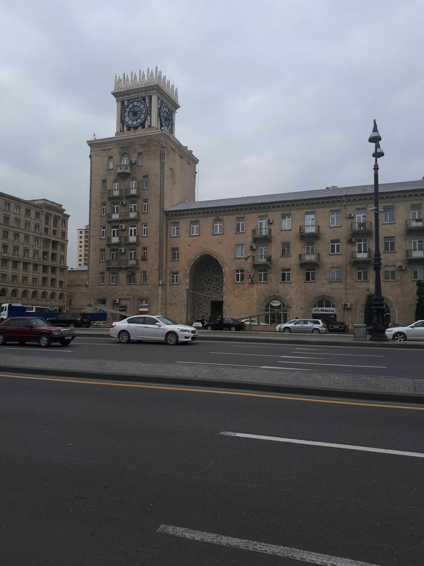 Clock Tower Apartment In Baku Exterior photo